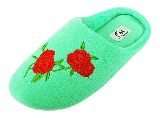 Pantufas de pelúcia para senhora com estampado de rosas