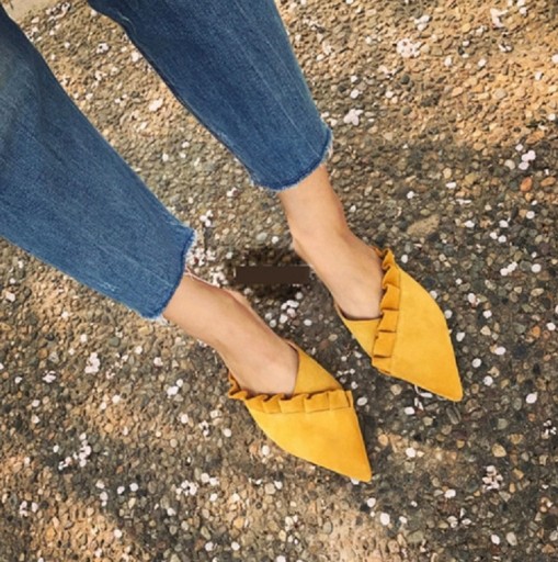 Pantufas femininas com volantes