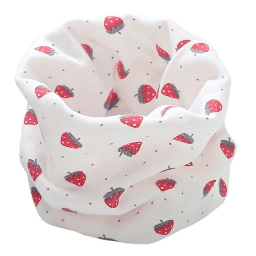 Pañuelo infantil con fresas