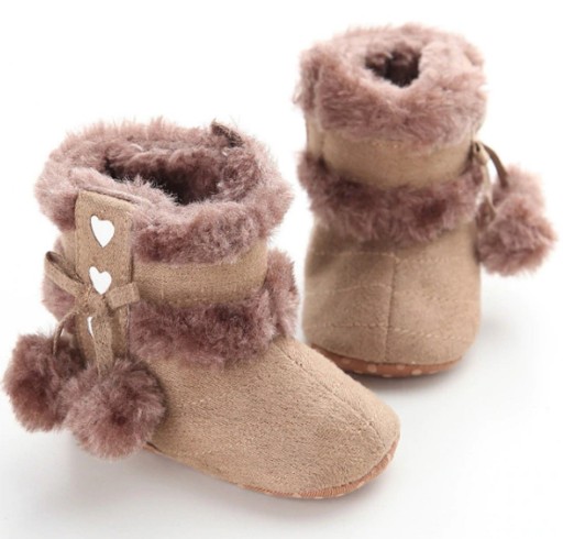 Papuci de iarnă pentru fete cu pompe
