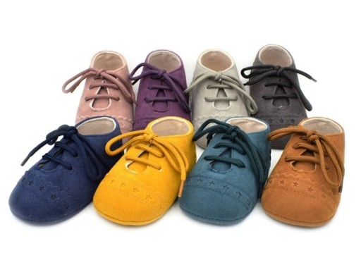 Papuci din piele pentru copii A484