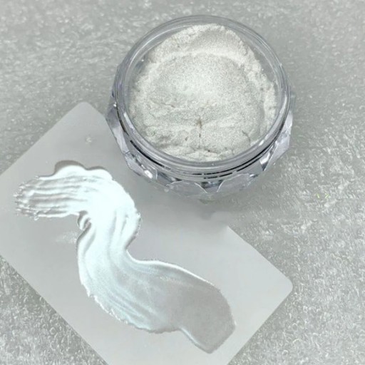 Pearlescent Mirror Nail Powder for Manicure - Effect on Gel and Acrylic Nails