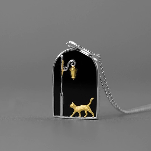 Pendentif pour femme avec un chat