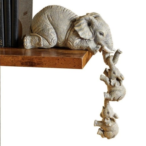 Pequeña decoración para el hogar para una mesa o una cómoda Decoración que cuelga sobre el borde Juego de tres figuras de elefantes Elefante con crías de elefante Elefantes sosteniendo sus trompas 10 x 5 x 5 cm
