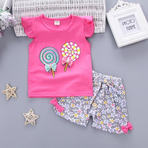Pigersæt - T-shirt med slikkepinde og shorts med blomster J2493