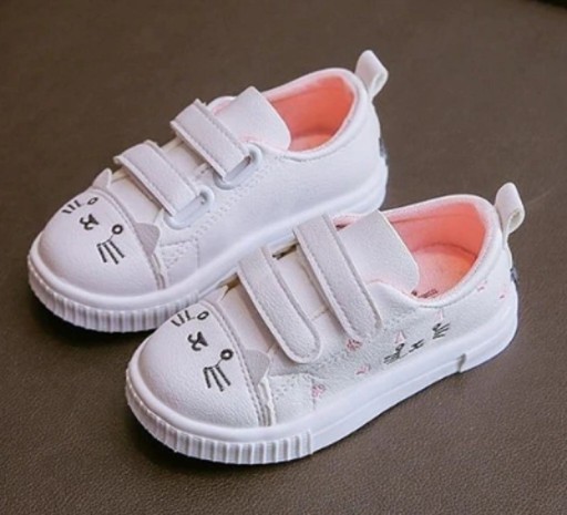 Pigesneakers med kat