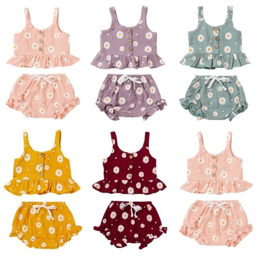 Pigetop og shorts med blomster