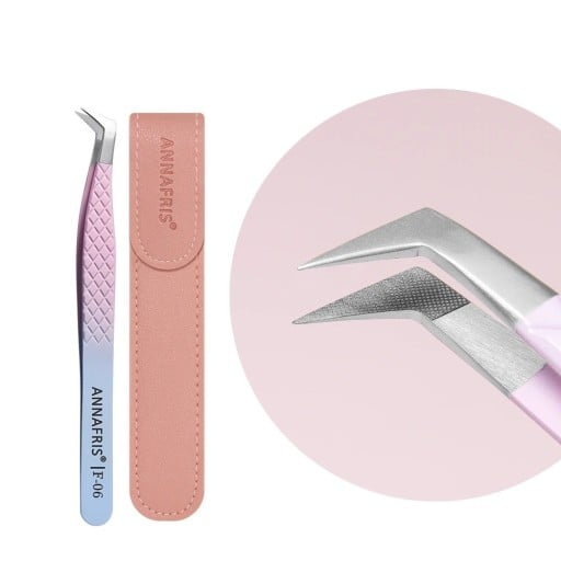 Pinzeta na řasy zalomená do pravého úhlu 113 mm Krátké tělo Nerezová ocel Vláknové hroty Protiskluzový reliéf Na práci v malém prostoru