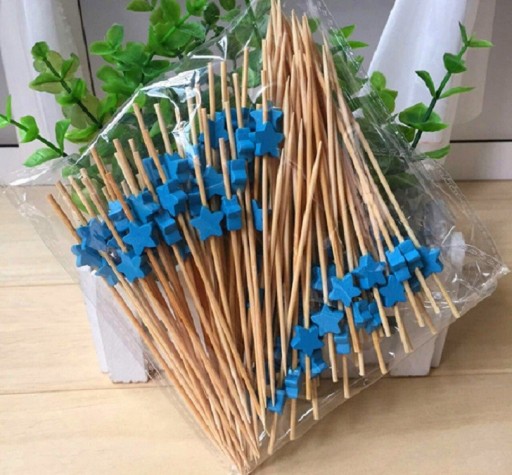 Piques en bois avec étoiles 100 pcs