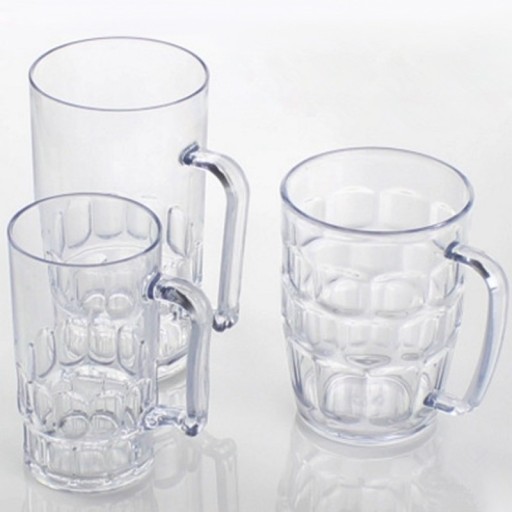 Plastová pivné poháre
