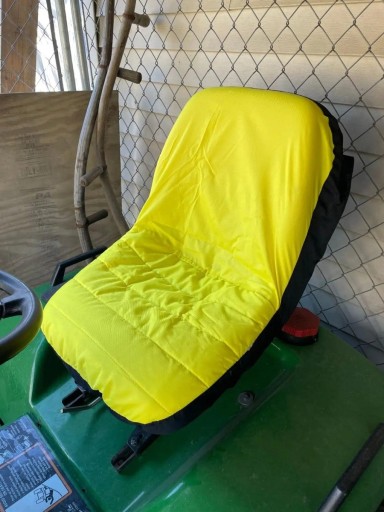 Polstrovaný potah na sedadlo pro sekačku John Deere, Gator a traktory