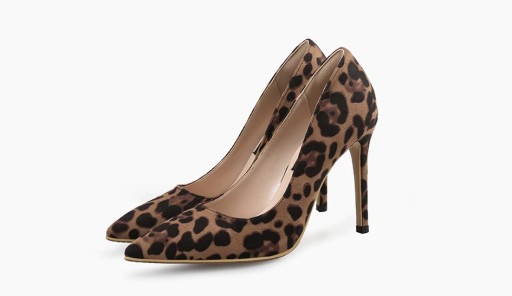 Pompele din piele intoarsa de dama cu model leopard