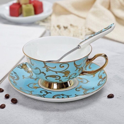 Porslin teservis med blommotiv 3 st