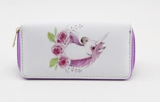 Portofel de damă cu fermoar și imprimeu cu unicorn Formă alungită Motive colorate jucăușe Material PU piele și poliester Dimensiuni 20 x 10 x 2,5