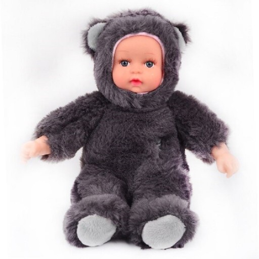 Poupée en costume d'ours