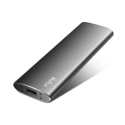Přenosný externí SSD disk 1 TB s rychlostí až 550 MB/s a konektorem USB-C v kompaktním černém provedení pro PC a notebook i PS4 a Xbox