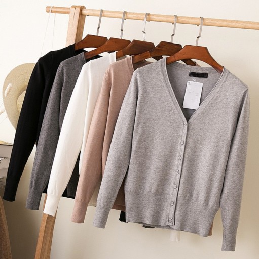 Pull à boutons pour femmes G213