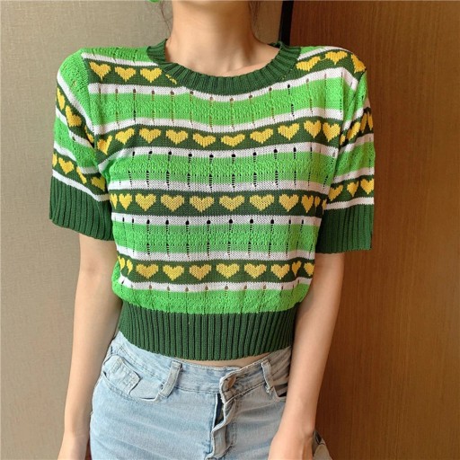 Pull court pour femmes avec des cœurs A2112
