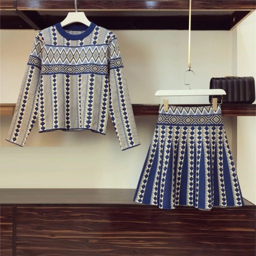 Pull et jupe pour femmes A2631