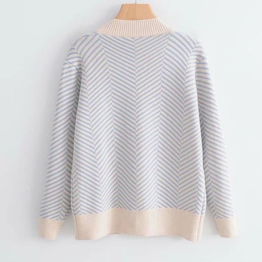 Pull féminin avec boutons G311