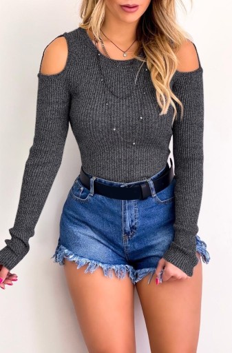 Pull femme avec découpes