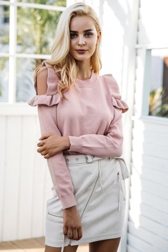 Pull femme avec des découpes à volants sur les épaules J2449