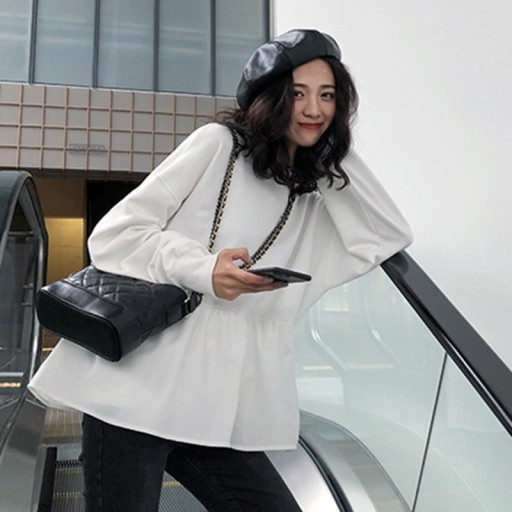 Pull femme avec volants