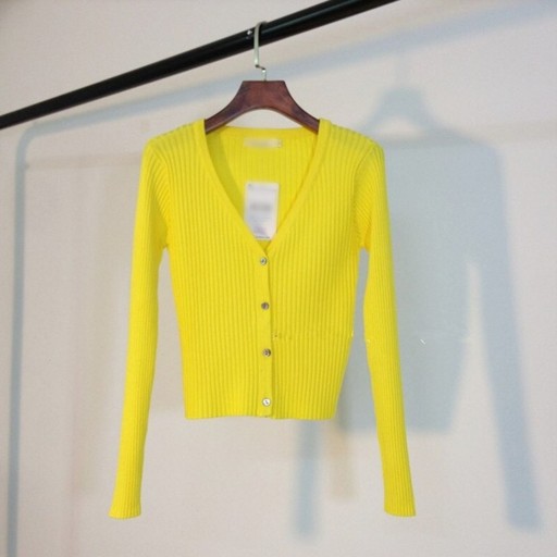 Pull pour femmes avec boutons G226