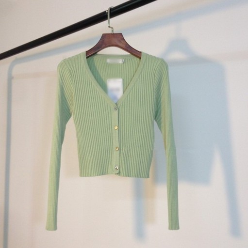 Pull pour femmes avec boutons G226