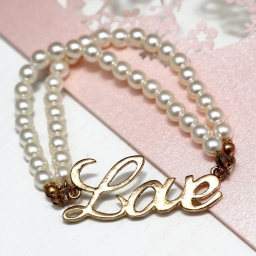 Pulseira de pérolas feminina love