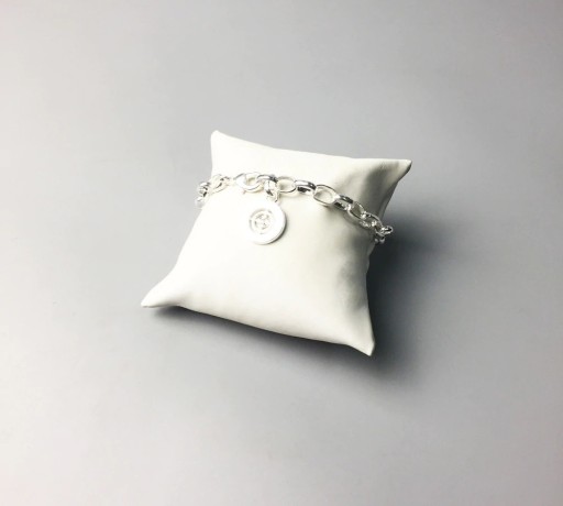 Pulseira feminina com grandes elos