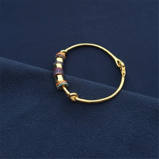 Pulseira rígida feminina com pedras