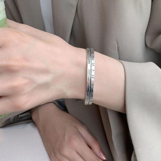 Pulseira rígida feminina H78