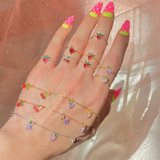 Pulsera de cadena para mujer con colgantes de frutas