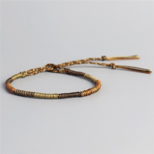 Pulsera de hilo ajustable