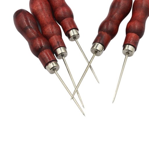 Punzone per la perforazione delle cornici dell'alveare