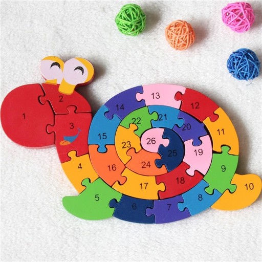 Puzzle en bois avec des chiffres escargot