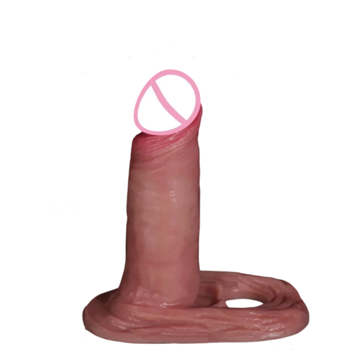 Realistický silikónový návlek na penis 13,5 cm s dlhými semenníkmi 12,5 cm a otvorom na pretiahnutie semenníkov, žilkovaním a telovým odtieňom, diskrétne balenie