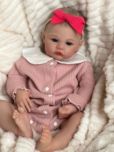 Reborn lalka dziewczynka 49 cm Realistyczna lalka z malowaną twarzą i włosami Miękkie materiałowe ciało
