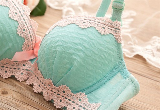 Reggiseno da ragazza con pizzo