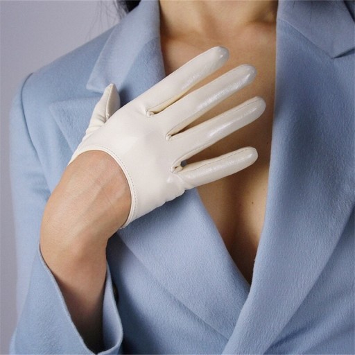 Rękawiczki damskie wykonane z błyszczącej sztucznej skóry