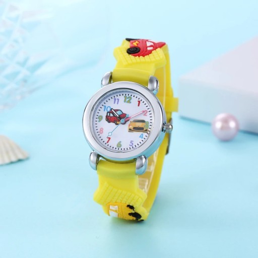 Reloj analógico infantil con motivo de coche Reloj amarillo con correa de silicona Esfera colorida Movimiento de cuarzo Regalo para niños
