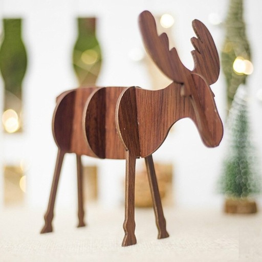 Reno decorativo de madera