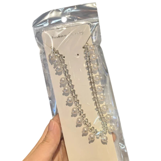 Řetízek na boty s imitací perliček kovový stříbrný s háčky na tkaničky ozdobný řetěz na tenisky elegantní doplněk obuvi