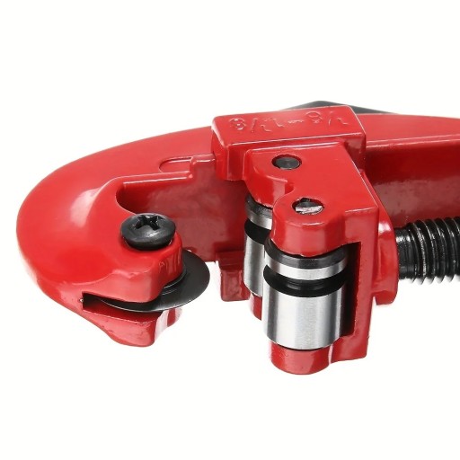 Řezačka trubek pro průměry 3 až 30 mm se stavěcím knoflíkem a vodicími válečky rozměr 144 x 63 mm červená na měděné a nerezové trubky
