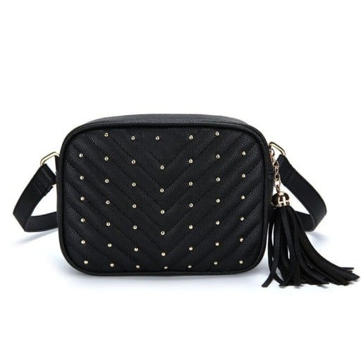 Riñonera de mujer de piel PU Patrón acolchado con remaches metálicos Fleco decorativo en la cremallera Cinturón ajustable con hebilla 21 x
