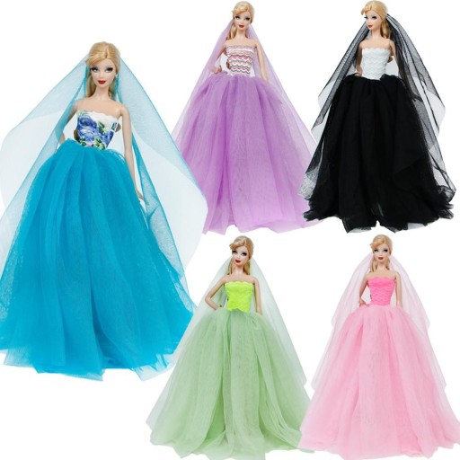 Robe avec traîne pour poupée