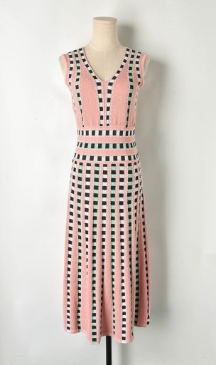 Robe en tricot sans manches