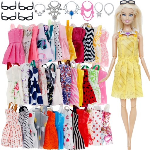 Robe et accessoires pour poupées 20 pièces