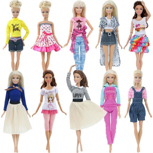 Robe et vêtements pour poupées